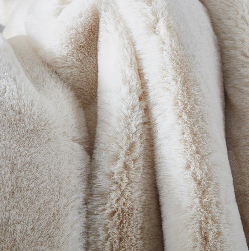 Cozara Luxe Faux Fur Throw Blanket – Ultra Soft Cozy Home Essential